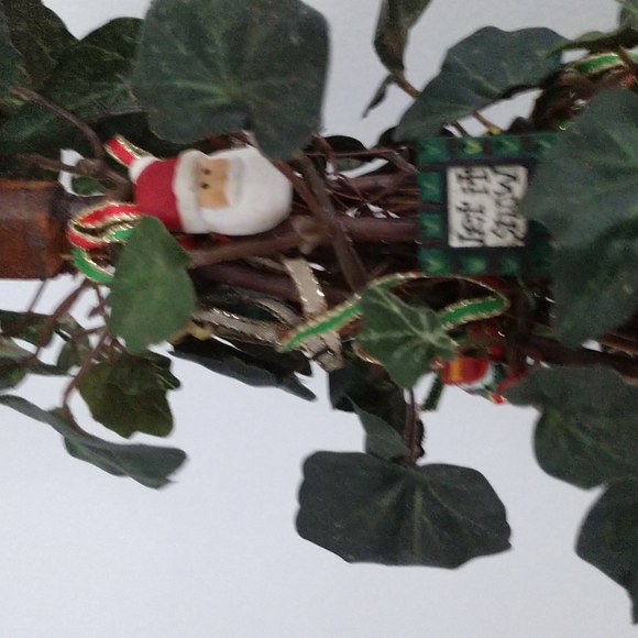 #7 NO ROOM 4 a CHRISTMAS TREE? Handcrafted Fleur-de-Lis "Ivy Topiary" - Picture 6 of 11